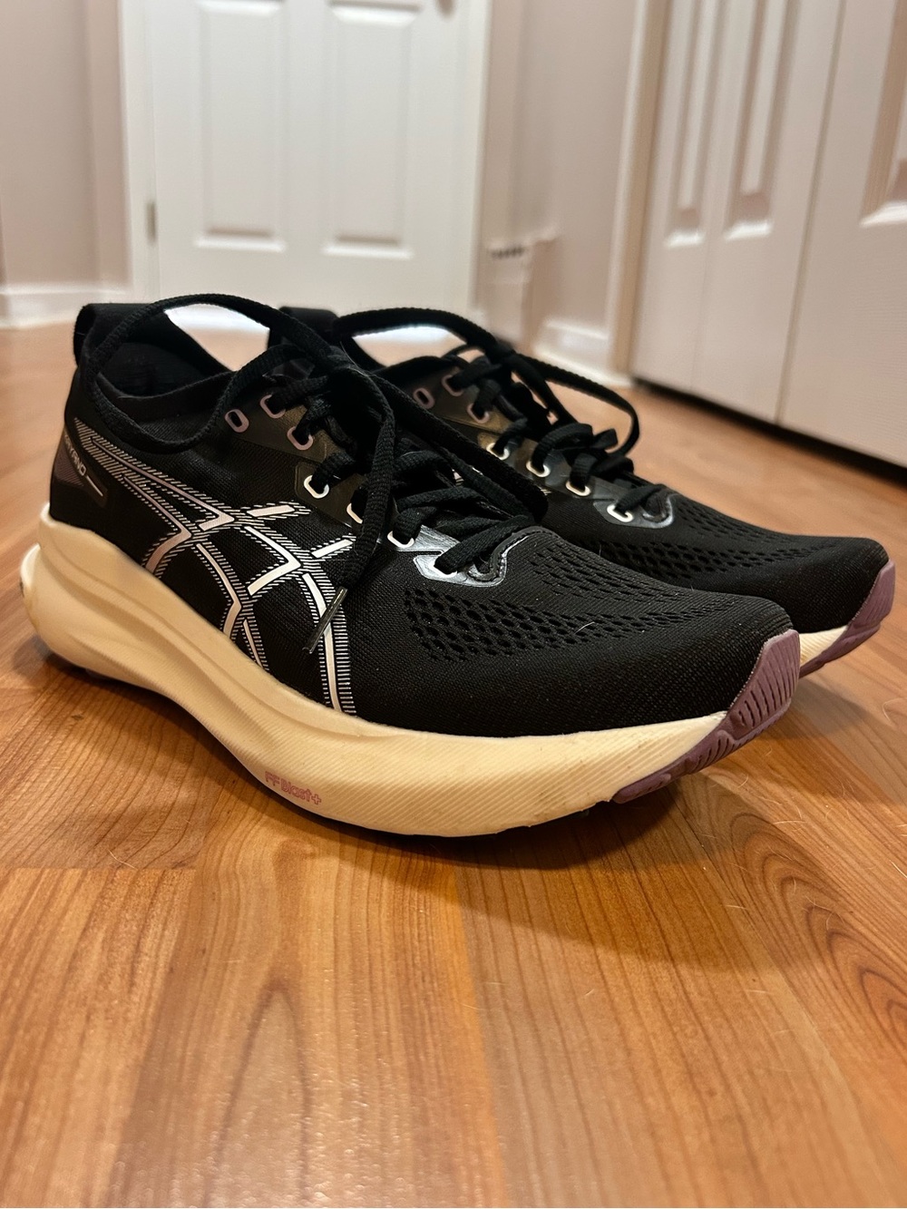 ASICS women’s gel kayano 31